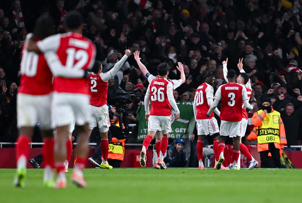 康宁汉姆的抢断时刻：瞬间改变战局（康宁汉姆的关键抢断：刹那扭转战局）