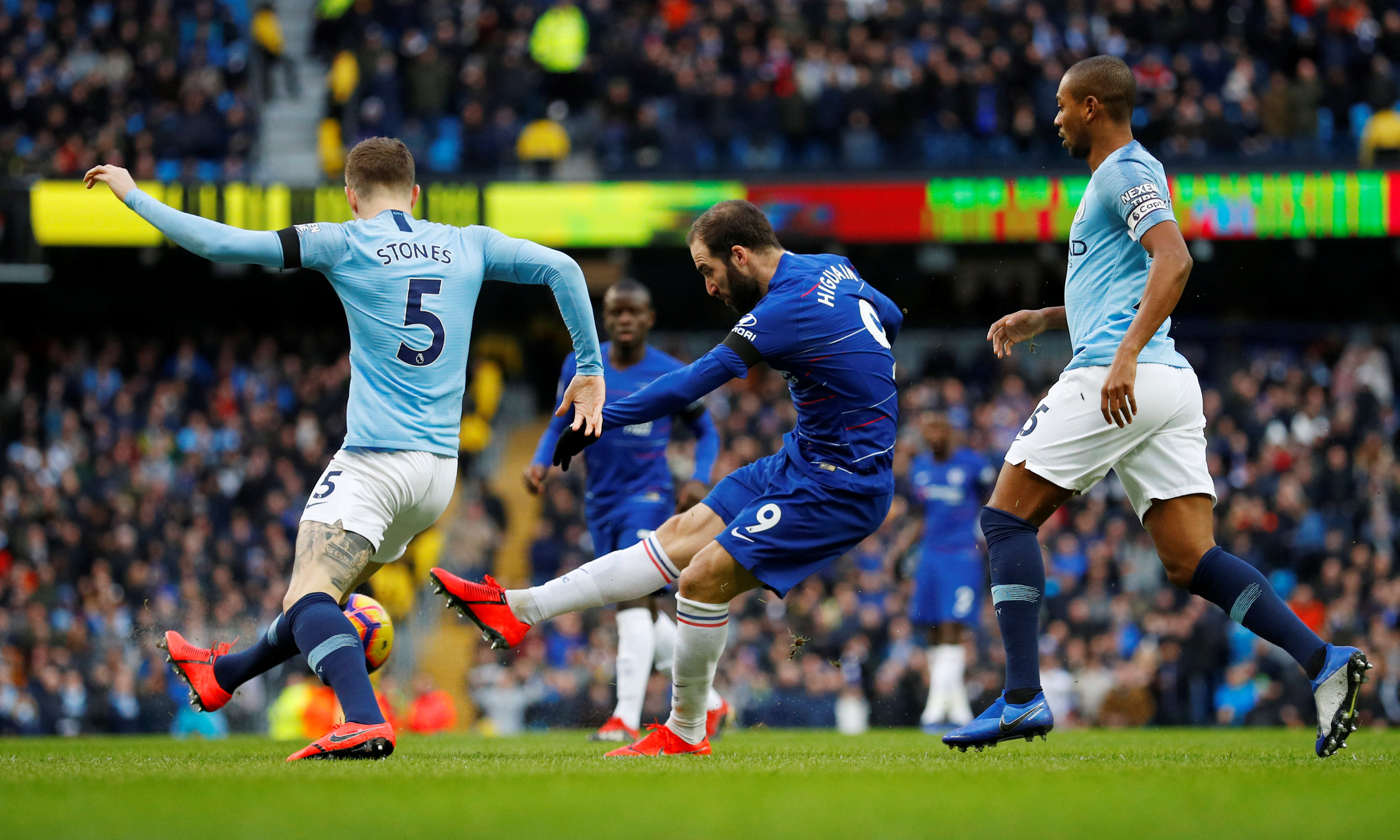 阿斯：巴萨冬窗不会乱卖人，米纳和穆里略的例子仍历历在目（阿斯报：巴萨冬窗不会轻易出售球员，米纳与穆里略的教训犹在眼前）