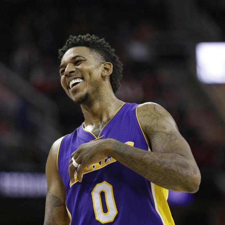 约基奇34+10+9完爆申京，杜兰特14中5探花空砍27分，掘金力克火箭（约基奇34+10+9压制申京，杜兰特14投5中；探花空砍27分，掘金击败火箭）