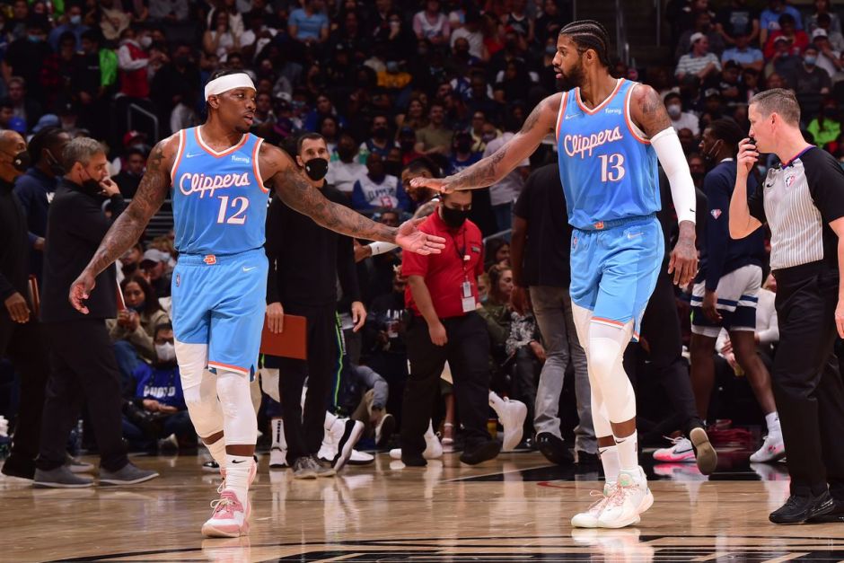 奇闻揭秘：巴西球星自掏腰包加盟中超，为追逐梦想付出数十万代价（秘闻曝光：巴西球星为逐梦自费加盟中超，砸下数十万）