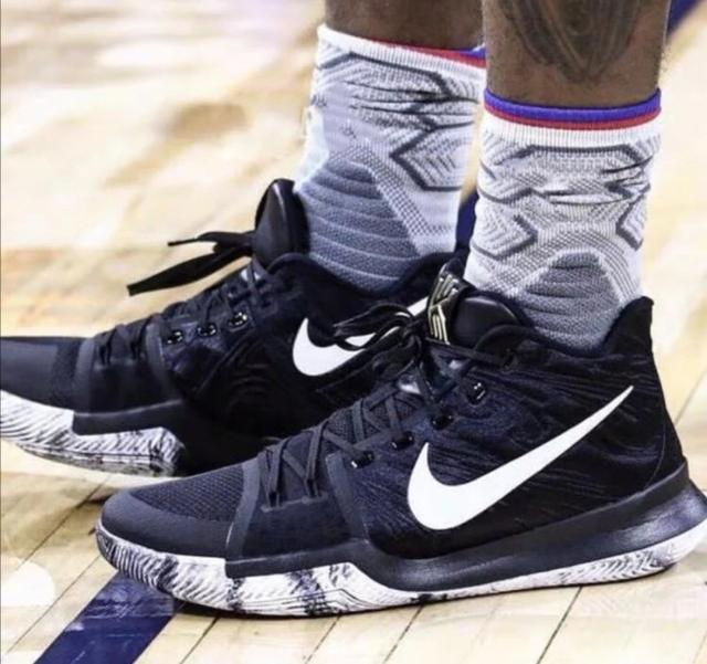 英超第14轮： 范戴克失误致丢球维尔茨造乌龙 利物浦1-1桑德兰（英超第14轮：范戴克失误送礼、维尔茨逼出乌龙，利物浦1-1战平桑德兰）