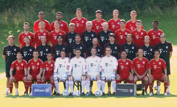 篮球湖人球员关键比赛中发挥稳定（湖人球员在关键战中表现稳健）