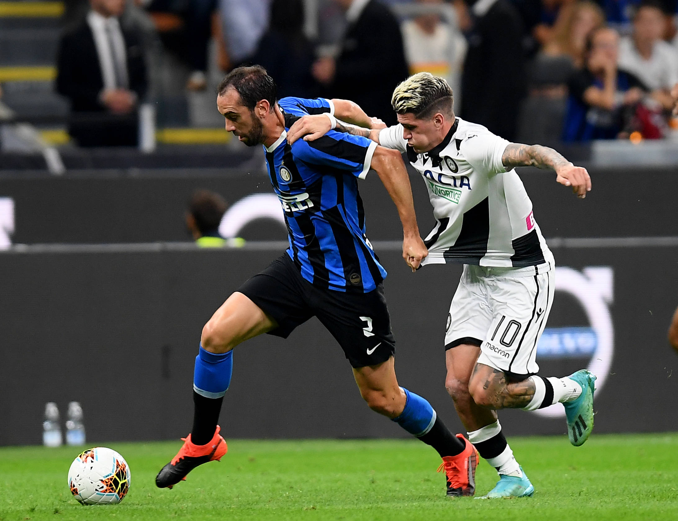 瑞天空：AC米兰与阿利松接触，利物浦对明夏转会持开放态度（瑞天空：米兰已与阿利松取得联系，利物浦对其明夏转会持开放立场）