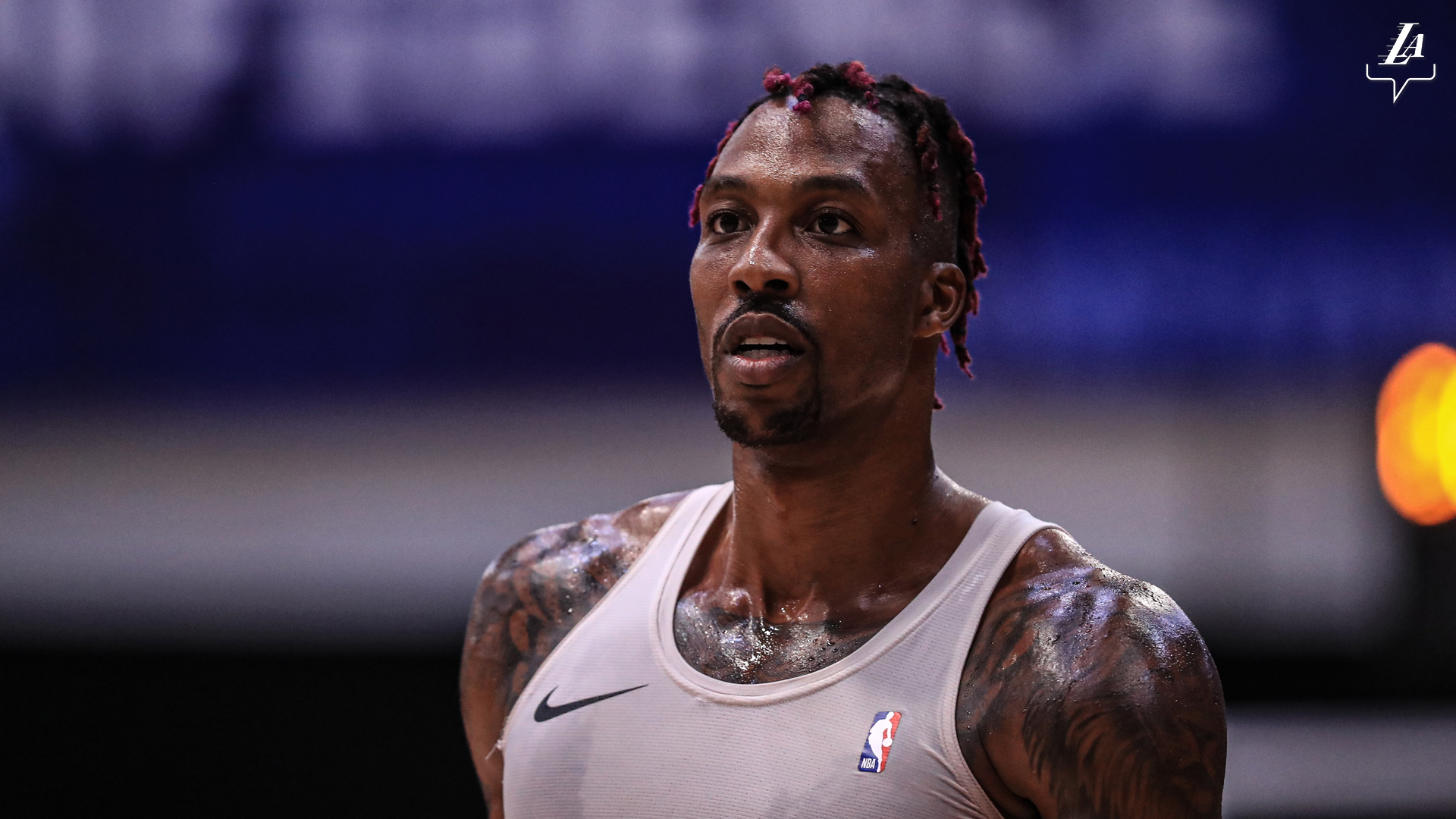 图片报：奥利塞训练中佩戴了大号钻石耳钉，孔帕尼对此不会管（图片报：奥利塞训练时戴大颗钻石耳钉，孔帕尼表示不予干涉）