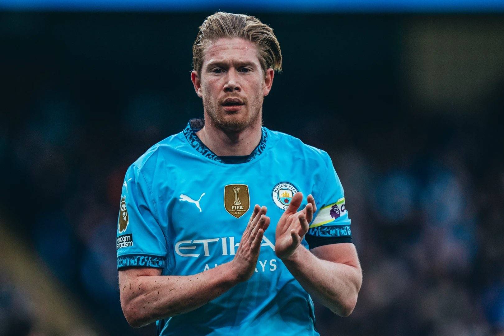 白宫官员：给川普颁和平奖是FIFA的提议；球迷应合法赴美观赛（白宫：FIFA曾提议向川普授予和平奖；呼吁球迷依法赴美观赛）