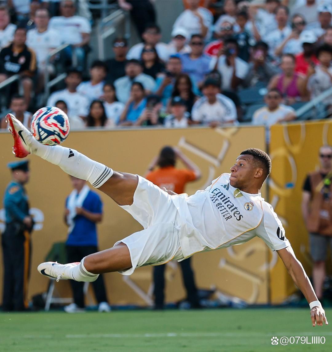 世体：皇马高层关注球队伤病问题，将其归咎于体能教练（世体：皇马高层忧心伤病潮，矛头指向体能教练）