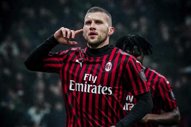 世欧预半场：齐甘科夫造险，乌克兰暂0-0冰岛（世欧预半场战报：乌克兰0-0冰岛，齐甘科夫屡造险情）